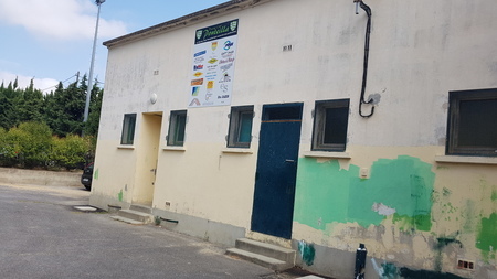 Vestiaires du stade de Ponteilla Nyls AVANT LES TRAVAUX