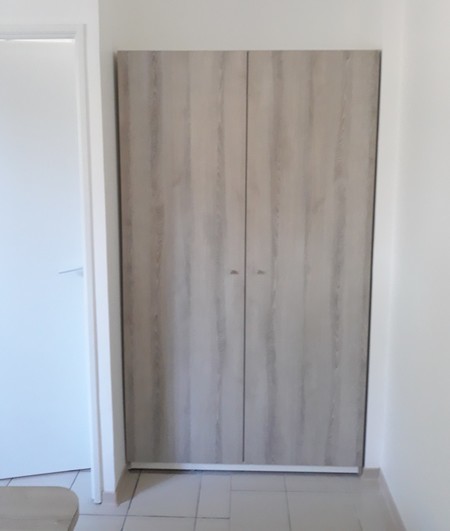 Armoire de rangement avec 2 portes et 10 tagres